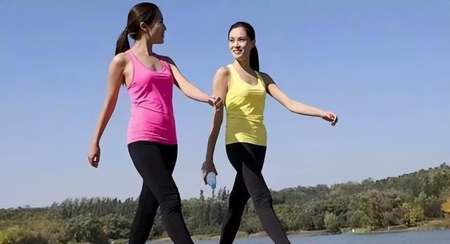 医生坦言：寿命长不是靠多走路、多睡觉，坚持这2件小事就可以！