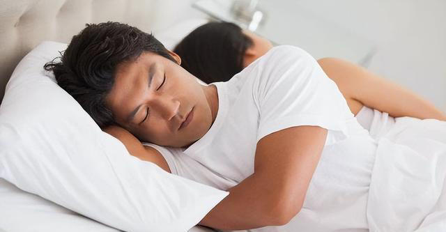 医生坦言：寿命长不是靠多走路、多睡觉，坚持这2件小事就可以！