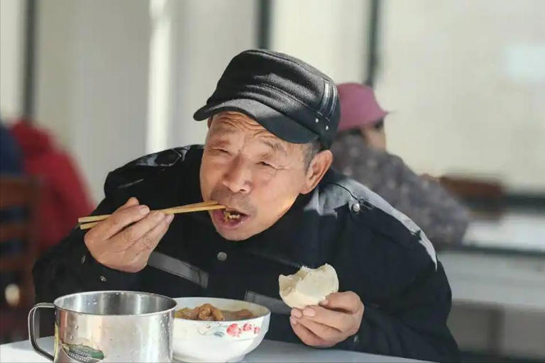 白萝卜不能乱吃！医生告诫：别和这些同食，快转告父母