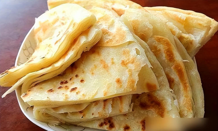 怎样烙饼才能不硬？关键在于和面，面点师教你1招，放凉了也好吃