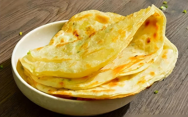 怎样烙饼才能不硬？关键在于和面，面点师教你1招，放凉了也好吃