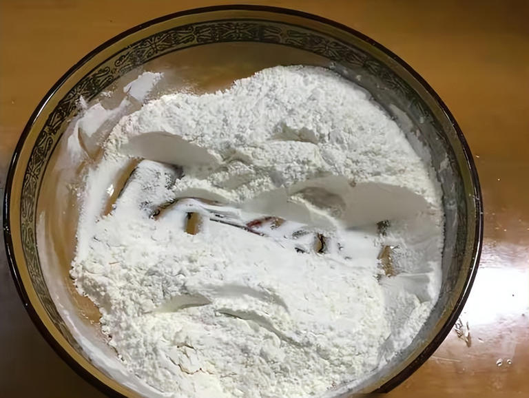 怎样烙饼才能不硬？关键在于和面，面点师教你1招，放凉了也好吃