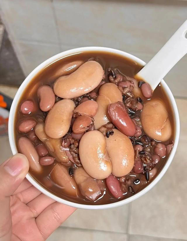 怎样烙饼才能不硬？关键在于和面，面点师教你1招，放凉了也好吃