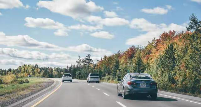 判断一个人开车水平高低，看他有没有这3个行为就知道了，非常准