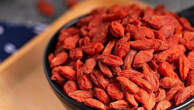 枸杞好处多，但不是人人都可以吃！医生提醒：这几类人越吃身体可能越“差”
