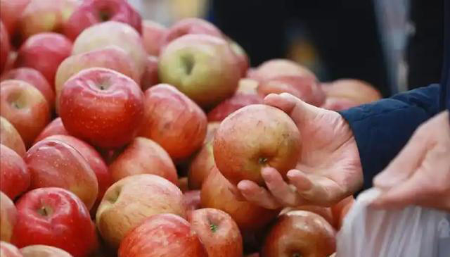 苹果立大功！研究表明：苹果对4种慢性疾病有好处，可以常吃