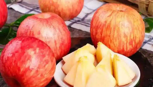 苹果立大功！研究表明：苹果对4种慢性疾病有好处，可以常吃