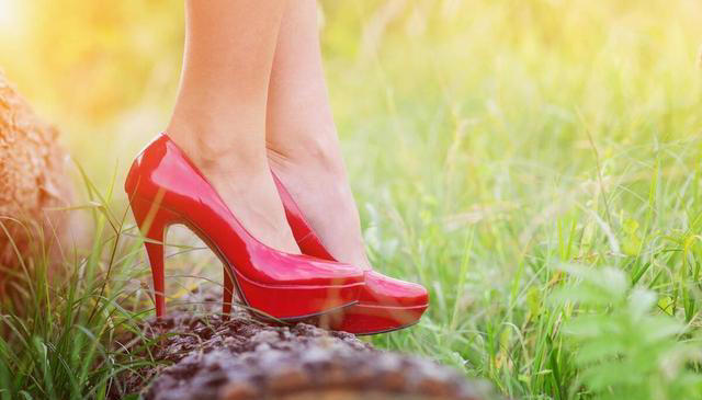 10个生活小妙招，衣服放久了会发黄，简单一招，洗出来跟新的一样