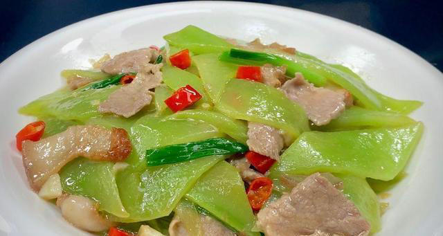 心脏决定寿命，建议中老年人，有钱没钱，多吃这五样，越吃越健康