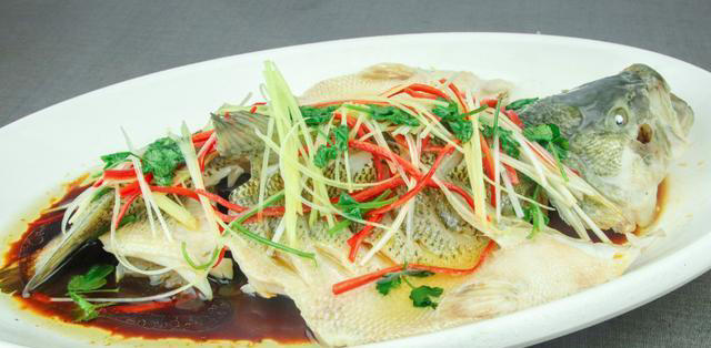 心脏决定寿命，建议中老年人，有钱没钱，多吃这五样，越吃越健康