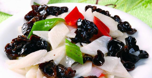 心脏决定寿命，建议中老年人，有钱没钱，多吃这五样，越吃越健康