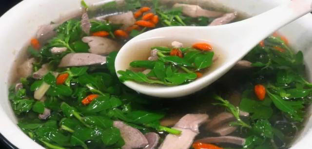 深秋是“养肝黄金期”，建议女性多吃这3种食物，美容养颜，比护肤品实际多了！