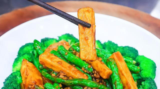 立冬已过，建议大家少吃萝卜和猪肉，多吃几样，顺利过冬天！