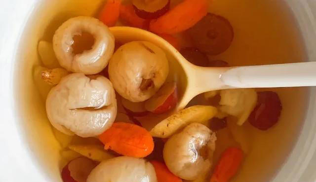 失眠最怕这四种菜，建议中老年：隔天换着吃，补血润燥，安神助眠