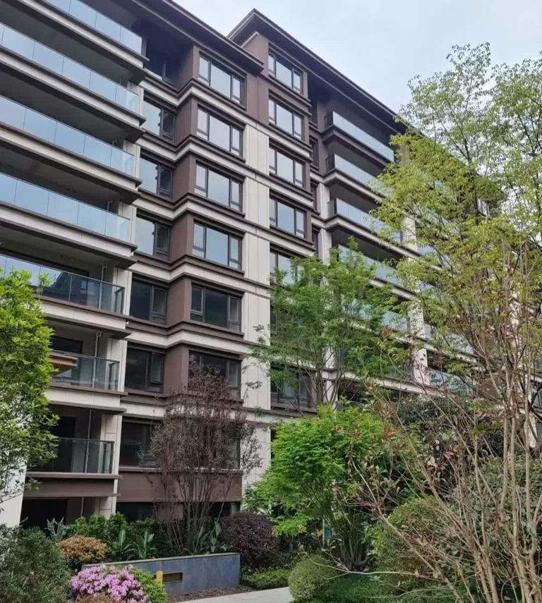 现在买房，到底是“聪明”还是“愚蠢”，听内行人分析完，我才发现自己想错了