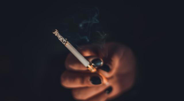 有人经常吸烟，为什么没有得肺癌？