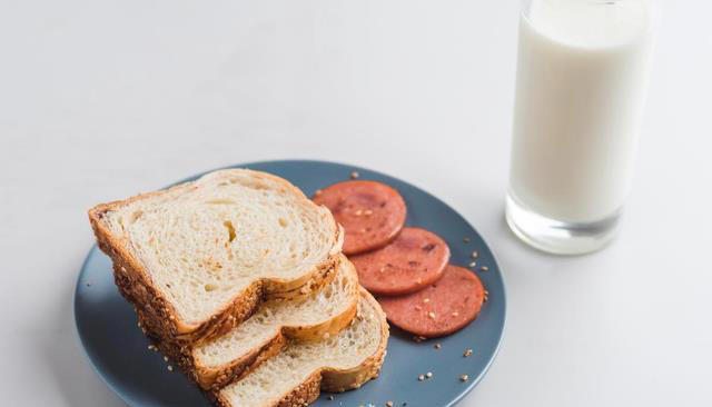 糖尿病晚上10点前，一定要完成两件事，控制血糖效果好