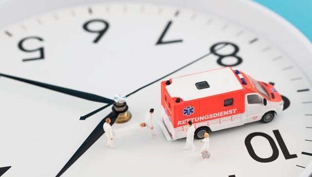 高血压谨记：早晨忌一件事，中午避两件事，晚上弃三件事