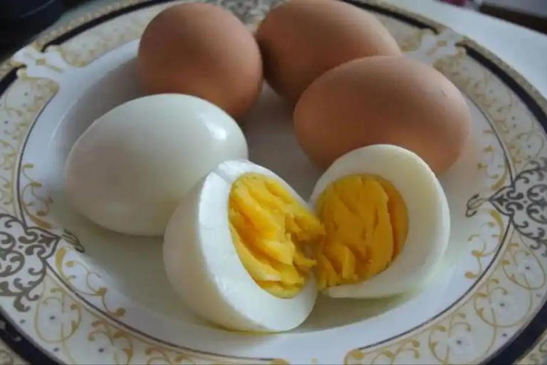 鸡蛋的“死对头”，医生：二者万不可一起吃，原来吃鸡蛋也有禁忌