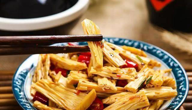 听一句劝：查出高血脂，就不要再吃这几种豆制品了，血脂或会飙升