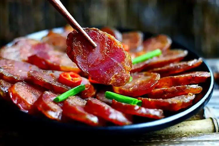 中老年要远离洋葱？气温下降，医生：不想进医院，几物别轻易下嘴