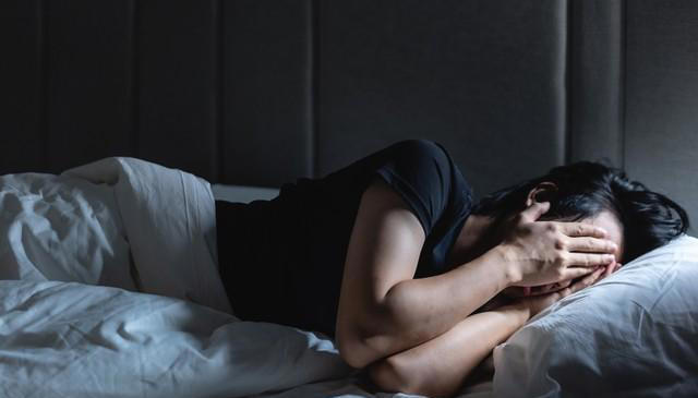 人不会无缘无故失眠，医生发现：容易失眠的人，背后多有5个原因