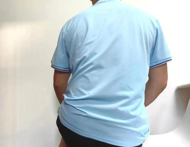 久坐就会腰疼或屁股疼痛，是不是腰椎间盘突出引发？该怎么办？