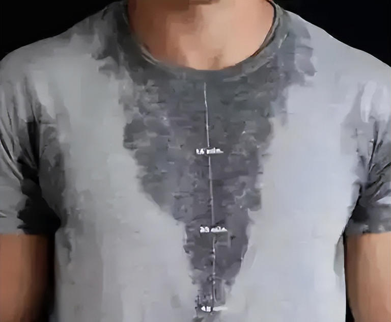 天热出汗，运动出汗，紧张也会出汗。人们对“流汗”这件事早已经习以为常，甚至有点忽略。但汗液是身体最早发出的信号之一，尤其是心脏出了问题的时候，往往会“借汗传话”。 很多人以为心脏病来得突然，其实不然。心梗往往不是毫无征兆地从天而降，而是悄