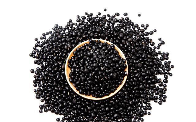 黑豆立大功！医生发现：黑豆可能对这5种慢性病有好处！可以常吃