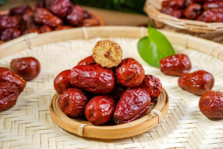 血糖高要少碰红枣吗？医生：除红枣外，这四种才是血糖“杀手”