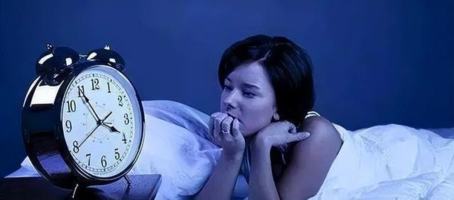睡觉时总在凌晨3、4点醒来，提醒：或是暗示5大疾病，要引起重视