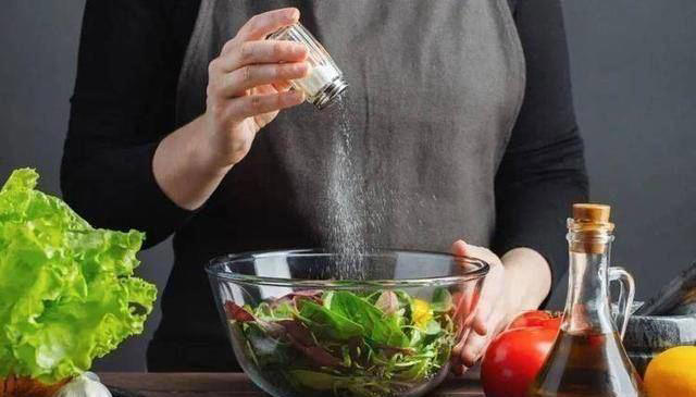 医生：肾脏不好的人，不管有没有吃药，3种习惯要改掉，稳定病情