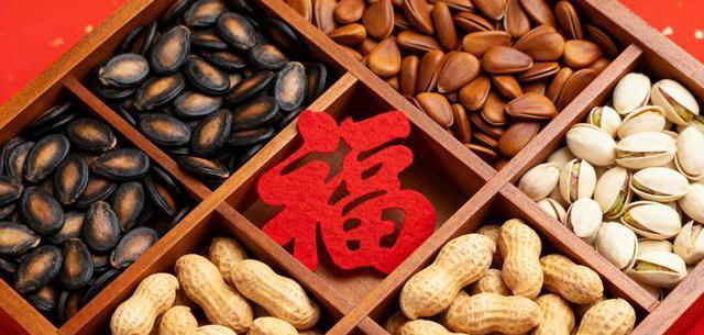 58岁大婶脑萎缩，是缺少蛋白质？医生：常吃3样，大脑越来越年轻