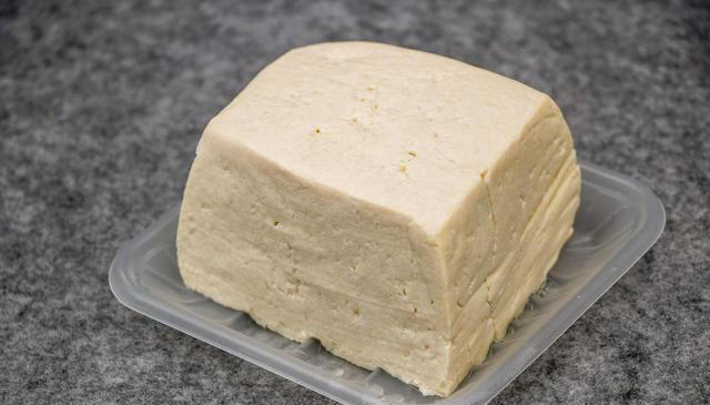 58岁大婶脑萎缩，是缺少蛋白质？医生：常吃3样，大脑越来越年轻