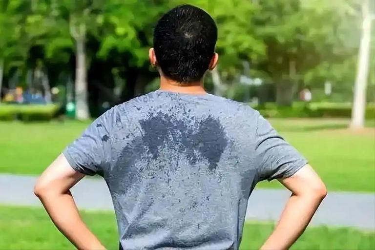 戴帽子能保护心脏？医生提醒：冬季戴帽，能防4种病，但1类人别戴