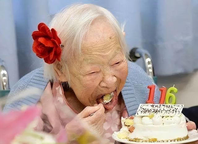 医生坦言：寿命长不是靠多走路和多睡觉，而是坚持这2件小事