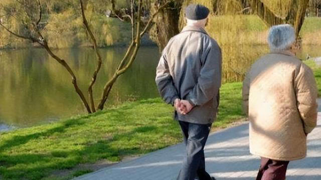 医生坦言：寿命长不是靠多走路和多睡觉，而是坚持这2件小事