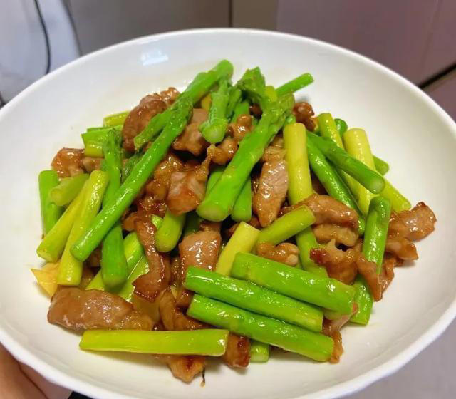 睡眠不好容易老，这五样食物，每周吃2次，改善睡眠，助眠效果好