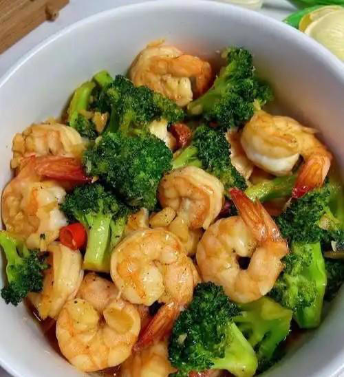 大脑最爱的8道菜，这八道菜，就像八位各有所长的“大脑营养师”