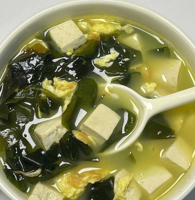 大脑最爱的8道菜，这八道菜，就像八位各有所长的“大脑营养师”