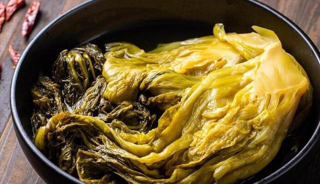 医生苦劝：一旦吃上降压药，这3种食物马上戒掉，再吃有心梗风险