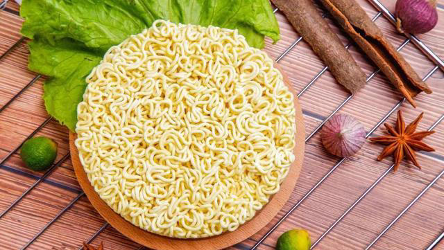 真正的“垃圾食品”被评出，方便面未上榜，榜首大多数人都爱吃