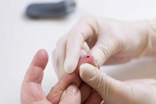 睡觉时出现3个异常，或是血管堵住的信号，及时排查对你有利