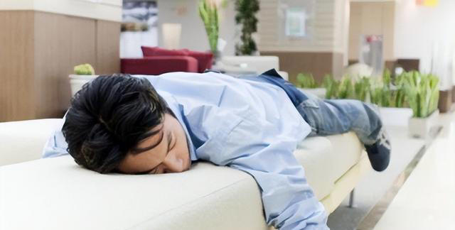 最佳入睡时间点找到了！研究：这个时间点入睡最有利于心脏健康