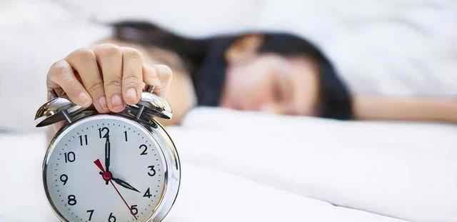 最佳入睡时间点找到了！研究：这个时间点入睡最有利于心脏健康