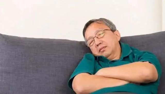 午睡可能影响寿命！过了50岁后，牢记午睡“三不要”