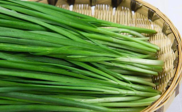 韭菜不能常吃？医生提醒：以下3种人尽量少吃，吃韭菜也有禁忌！
