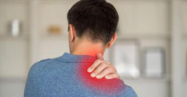 医生忠告：肺癌早期不是咳嗽，而是频繁出现这5症状，千万别忽视