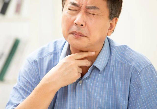 医生忠告：肺癌早期不是咳嗽，而是频繁出现这5症状，千万别忽视