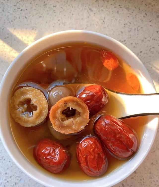 养肝就是养命，肝脏最喜欢的8样食物，每天吃一点，肝脏越来越好